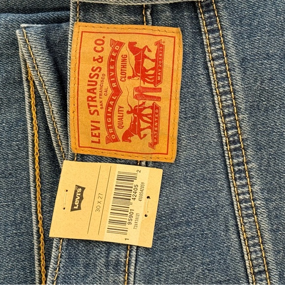 Levi's Ribcage Straight Ankle Jeans - Medium Wash - Picture 7 of 7